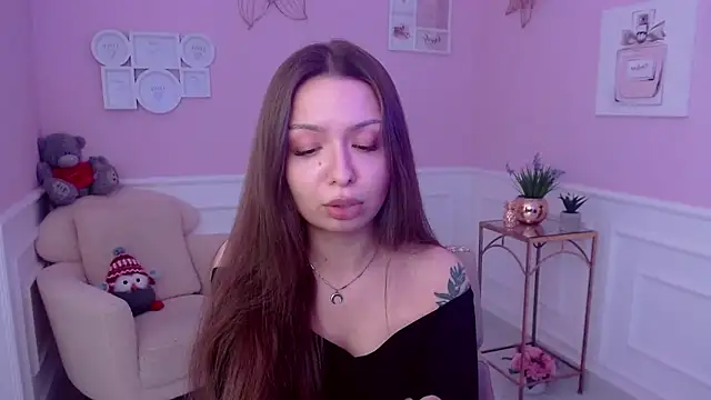 Snapshot of LucySkilar chatting on January 2025 11:00:02 AM LucySkilar online show from January 2025 11:00:02 AM