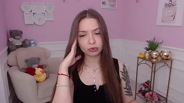 Snapshot of LucySkilar chatting on September 2025 04:18:02 AM LucySkilar online show from September 2025 04:18:02 AM