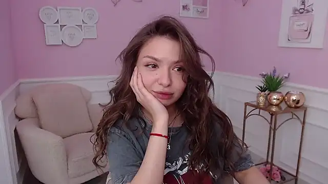 Snapshot of LucySkilar chatting on September 2025 04:17:01 AM LucySkilar online show from September 2025 04:17:01 AM