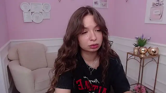 Snapshot of LucySkilar chatting on October 2025 04:43:02 AM LucySkilar online show from October 2025 04:43:02 AM