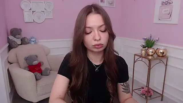 Snapshot of LucySkilar chatting on October 2025 04:35:02 AM LucySkilar online show from October 2025 04:35:02 AM