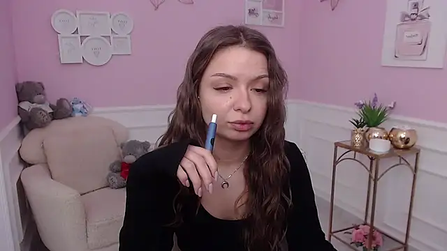 Snapshot of LucySkilar chatting on November 2025 07:52:02 AM LucySkilar online show from November 2025 07:52:02 AM