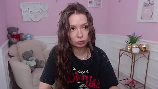 Snapshot of LucySkilar chatting on November 2025 06:49:01 AM LucySkilar online show from November 2025 06:49:01 AM