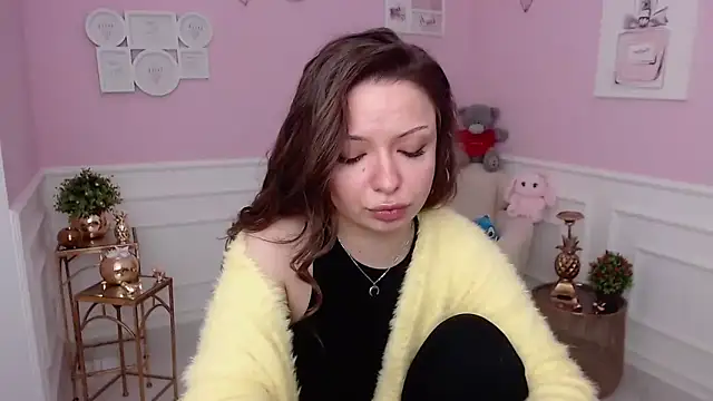 LucySkilar online show from February 2026 05:38:01 AM