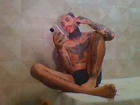 Snapshot of PitbullDiablo1 chatting on November 2025 04:06:02 AM PitbullDiablo1 online show from November 2025 04:06:02 AM