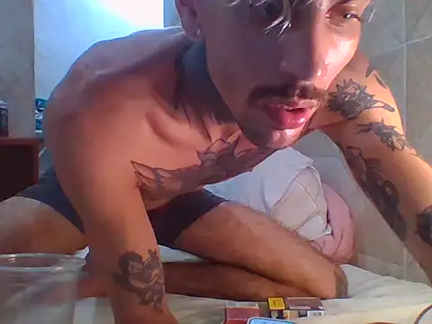 Snapshot of PitbullDiablo1 chatting on November 2025 05:32:02 AM PitbullDiablo1 online show from November 2025 05:32:02 AM