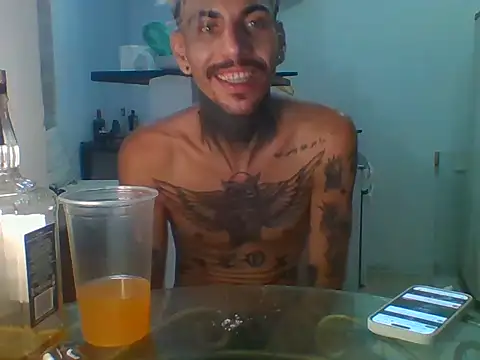 Snapshot of PitbullDiablo1 chatting on December 2025 03:33:01 AM PitbullDiablo1 online show from December 2025 03:33:01 AM