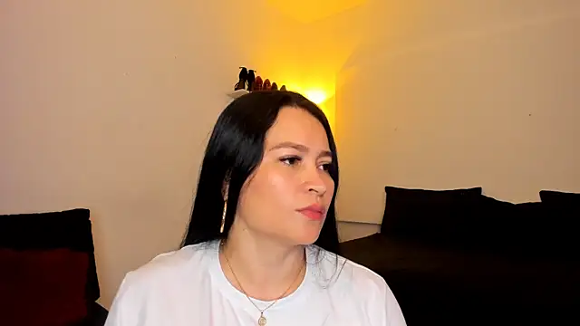 Snapshot of leslie_k chatting on February 2025 01:43:01 AM leslie k online show from February 2025 01:43:01 AM