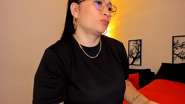 Snapshot of leslie_k chatting on February 2025 02:31:01 AM leslie k online show from February 2025 02:31:01 AM