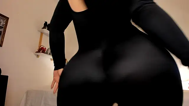 Snapshot of leslie_k chatting on March 2025 12:07:01 AM leslie k online show from March 2025 12:07:01 AM