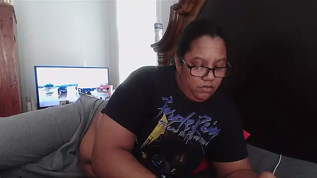 ebonyred online show from February 2025 06:13:02 PM