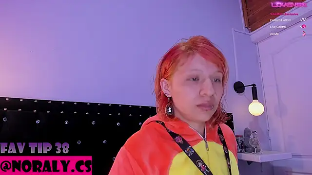 Snapshot of hey_noraly chatting on March 2026 04:05:02 AM hey noraly online show from March 2026 04:05:02 AM