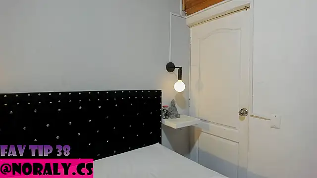 Snapshot of hey_noraly chatting on March 2026 06:19:01 AM hey noraly online show from March 2026 06:19:01 AM