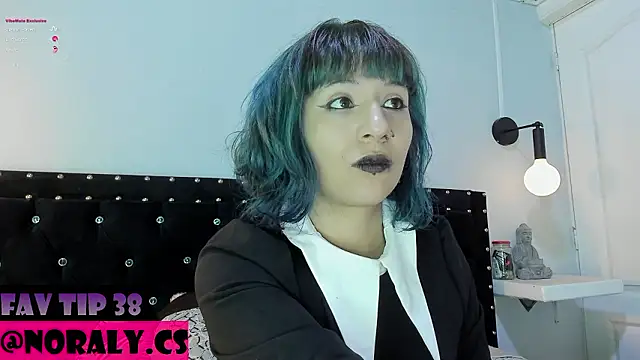 Snapshot of hey_noraly chatting on March 2026 05:44:01 AM hey noraly online show from March 2026 05:44:01 AM