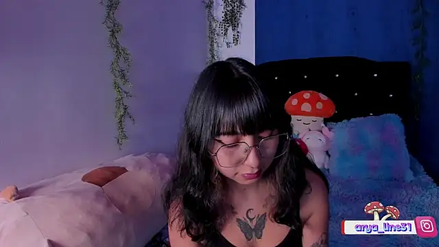 arysUwU online show from January 2025 12:58:02 AM