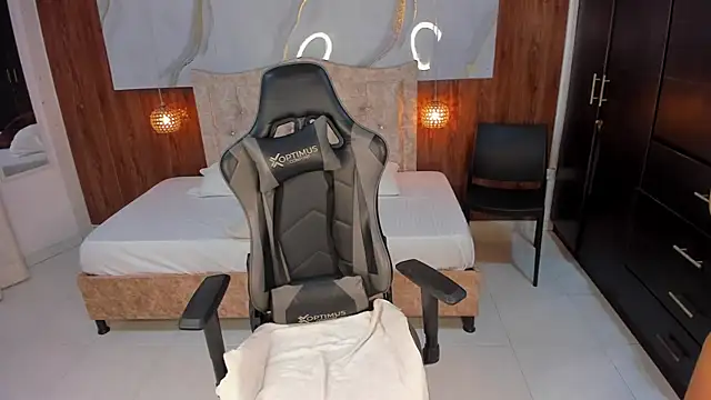 mia 18v online show from February 2026 08:03:02 PM