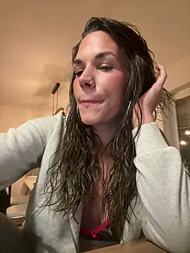 Snapshot of Lady_Knaller chatting on April 2026 07:17:02 PM Lady Knaller online show from April 2026 07:17:02 PM