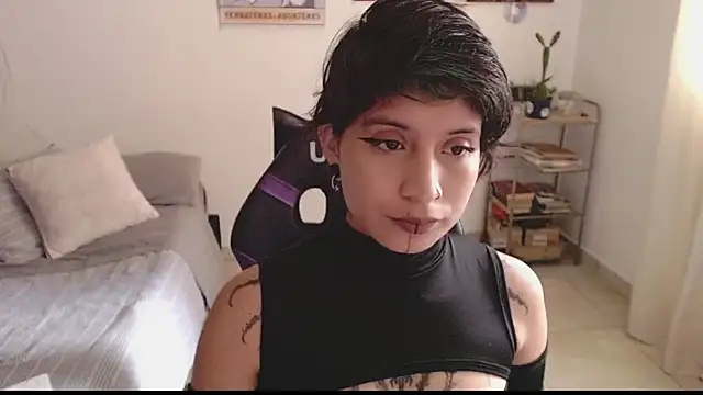 Snapshot of _Apola_77 chatting on January 2025 08:00:01 PM  Apola 77 online show from January 2025 08:00:01 PM