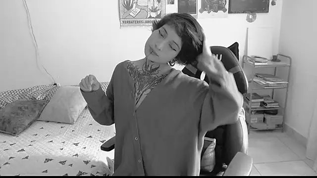 Snapshot of _Apola_77 chatting on February 2025 05:53:02 PM  Apola 77 online show from February 2025 05:53:02 PM