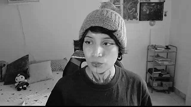 Snapshot of _Apola_77 chatting on February 2025 09:37:01 PM  Apola 77 online show from February 2025 09:37:01 PM