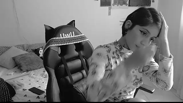 Snapshot of _Apola_77 chatting on February 2025 07:47:02 PM  Apola 77 online show from February 2025 07:47:02 PM