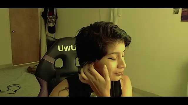 Snapshot of _Apola_77 chatting on March 2025 09:16:01 PM  Apola 77 online show from March 2025 09:16:01 PM