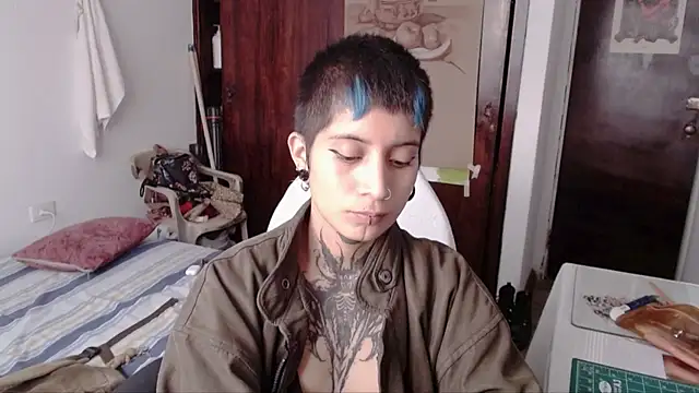 Snapshot of _Apola_77 chatting on October 2025 10:19:02 PM  Apola 77 online show from October 2025 10:19:02 PM