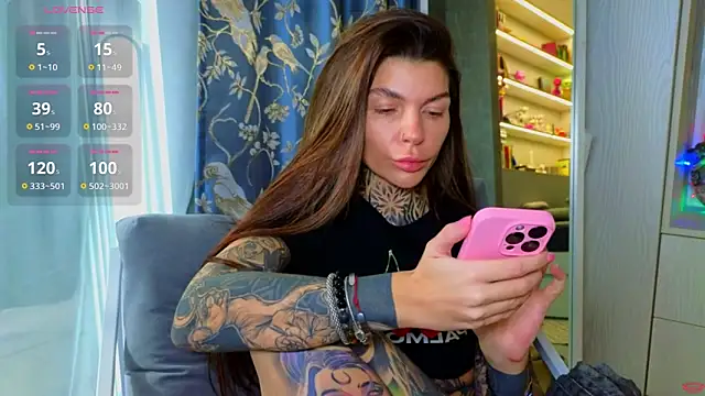 Snapshot of tattooedBabyy chatting on April 2026 10:02:02 AM tattooedBabyy online show from April 2026 10:02:02 AM