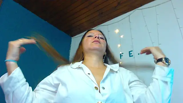 camila delarosa online show from December 2024 12:23:02 PM