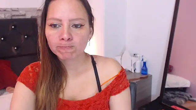 camila delarosa online show from February 2025 01:03:01 PM