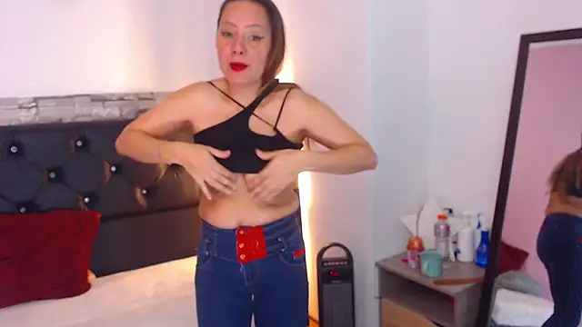 camila delarosa online show from March 2025 01:18:01 PM