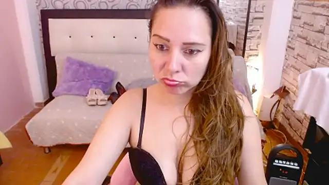 Snapshot of camila_delarosa chatting on March 2026 06:58:01 PM camila delarosa online show from March 2026 06:58:01 PM