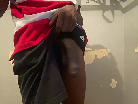 Snapshot of chocolatemeatstick25 chatting on March 2025 12:32:02 PM chocolatemeatstick25 online show from March 2025 12:32:02 PM