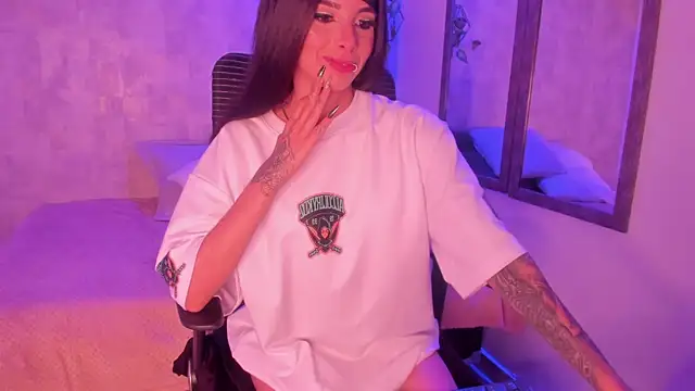 Snapshot of ChloeAddamss chatting on March 2025 06:14:02 AM ChloeAddamss online show from March 2025 06:14:02 AM