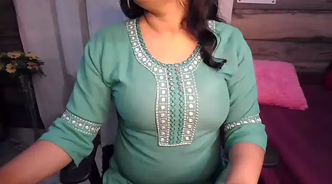 Trezza online show from December 2024 06:53:02 PM