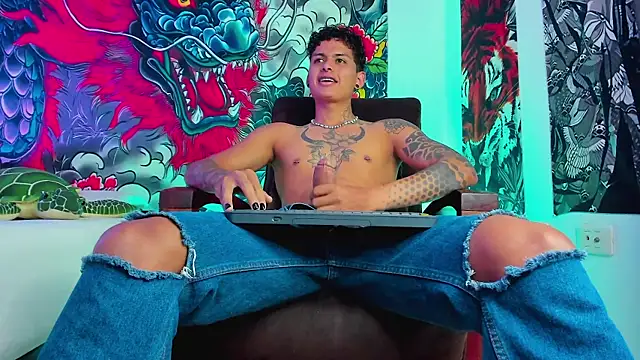 Maxi Gray online show from September 2025 04:30:01 PM