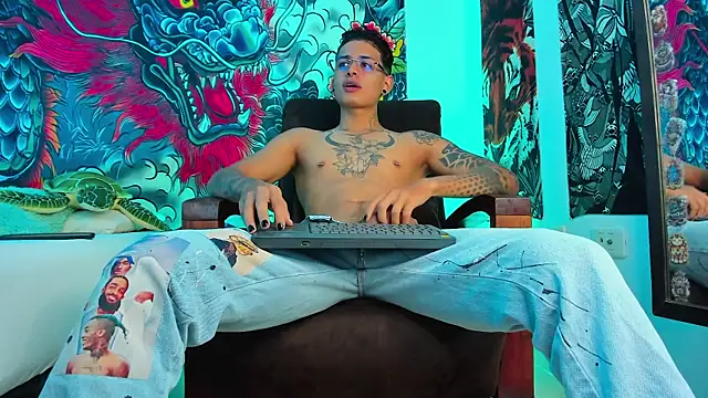 Maxi Gray online show from September 2025 12:34:01 AM