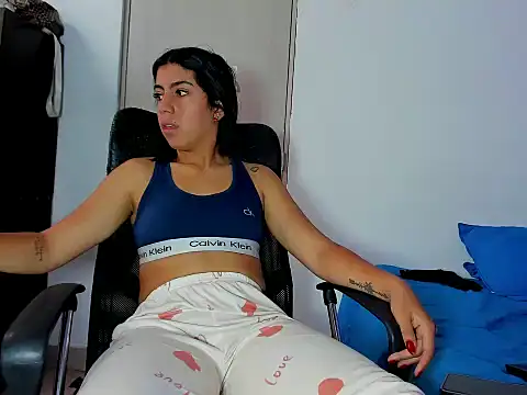 skinnyanai2 online show from February 2026 03:19:01 PM