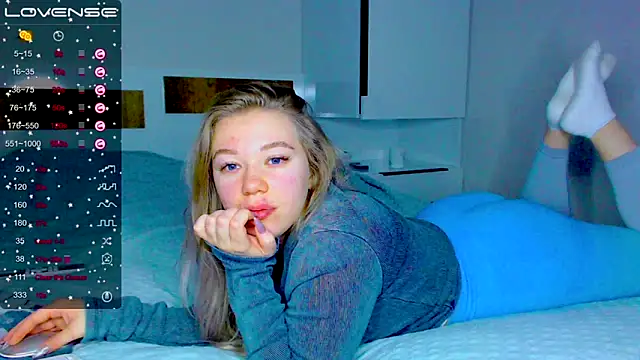 kitti kaattt online show from December 2024 03:49:01 AM