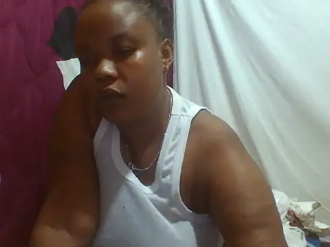 Snapshot of big-clts chatting on November 2025 02:17:02 PM big-clts online show from November 2025 02:17:02 PM