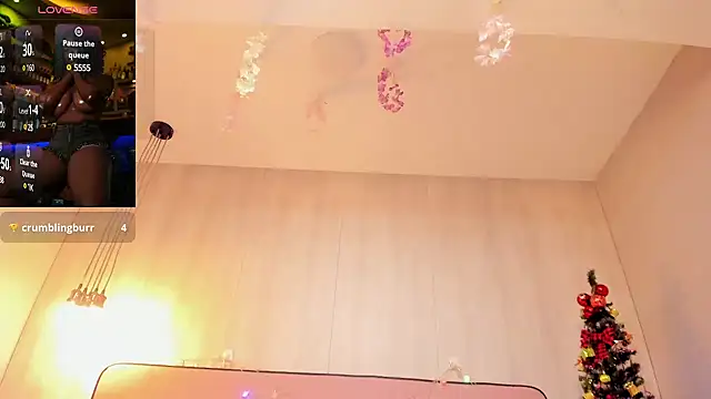 Snapshot of ShairaCoxx chatting on December 2024 04:17:01 PM ShairaCoxx online show from December 2024 04:17:01 PM