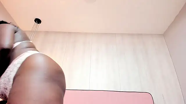 Snapshot of ShairaCoxx chatting on January 2025 03:45:01 PM ShairaCoxx online show from January 2025 03:45:01 PM