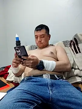 Snapshot of Potro23hotzen chatting on April 2026 01:28:02 AM Potro23hotzen online show from April 2026 01:28:02 AM