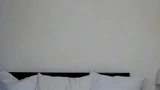 Snapshot of GiseleReine chatting on December 2024 10:18:02 AM GiseleReine online show from December 2024 10:18:02 AM