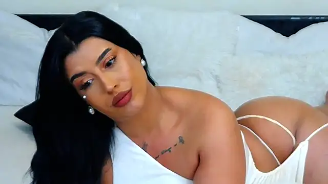 Snapshot of GiseleReine chatting on January 2025 04:41:01 PM GiseleReine online show from January 2025 04:41:01 PM