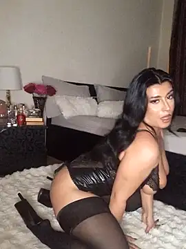 Snapshot of GiseleReine chatting on March 2025 04:43:02 PM GiseleReine online show from March 2025 04:43:02 PM