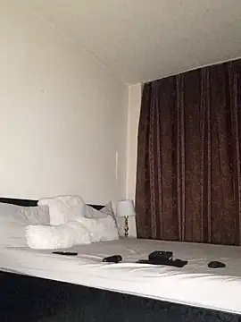 Snapshot of GiseleReine chatting on March 2025 05:52:01 PM GiseleReine online show from March 2025 05:52:01 PM