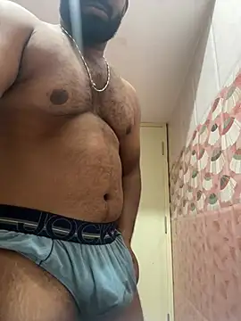 Handsomehunk 4U online show from December 2024 03:04:01 PM