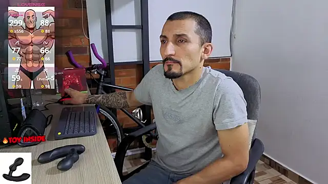 Snapshot of Marck_Muscle chatting on June 2026 04:20:01 AM Marck Muscle online show from June 2026 04:20:01 AM