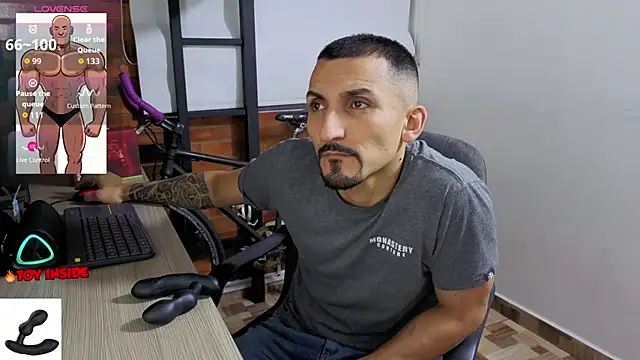 Snapshot of Marck_Muscle chatting on July 2026 01:13:01 AM Marck Muscle online show from July 2026 01:13:01 AM
